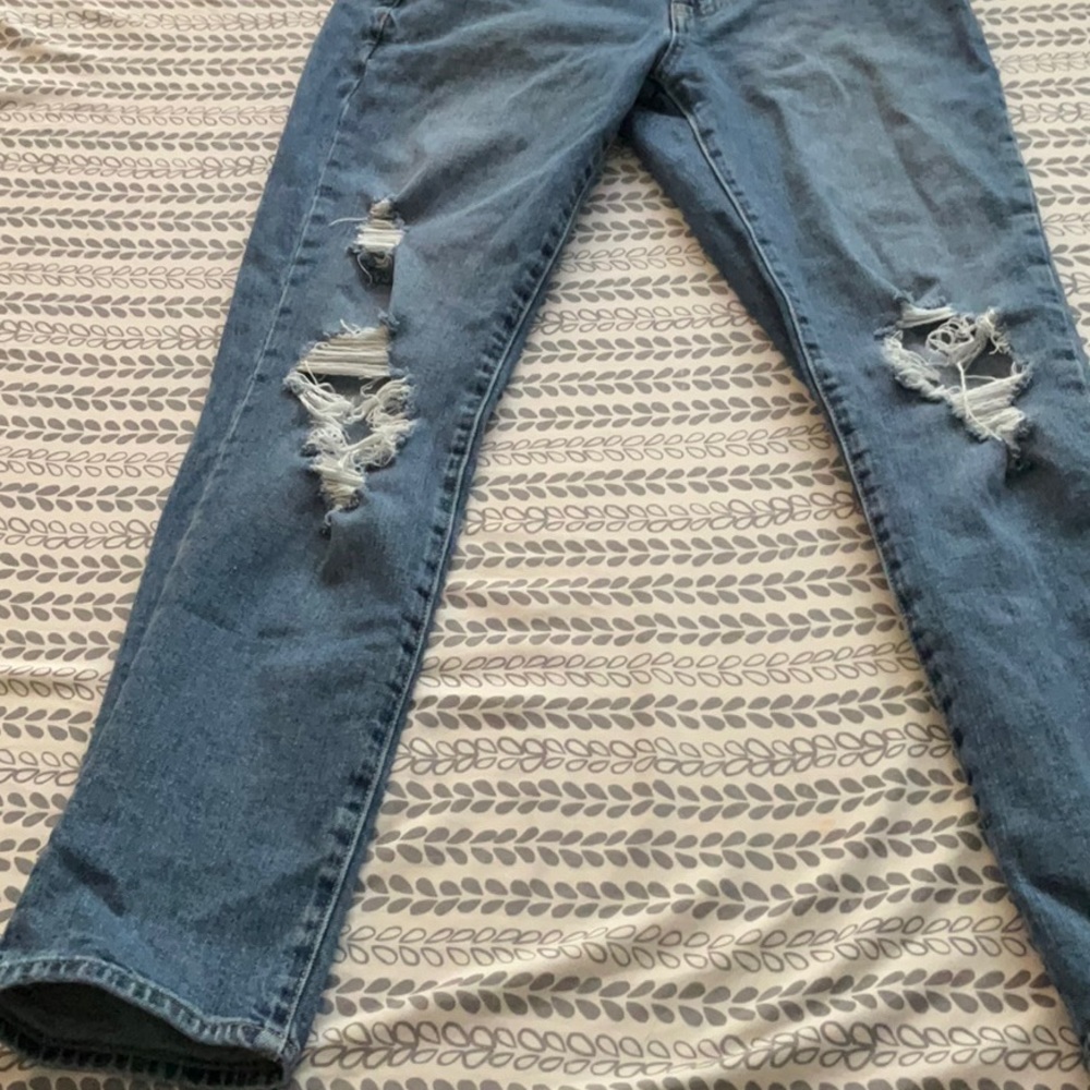 Low-rise girlfriend gap denim jeans - Picture 2 of 4